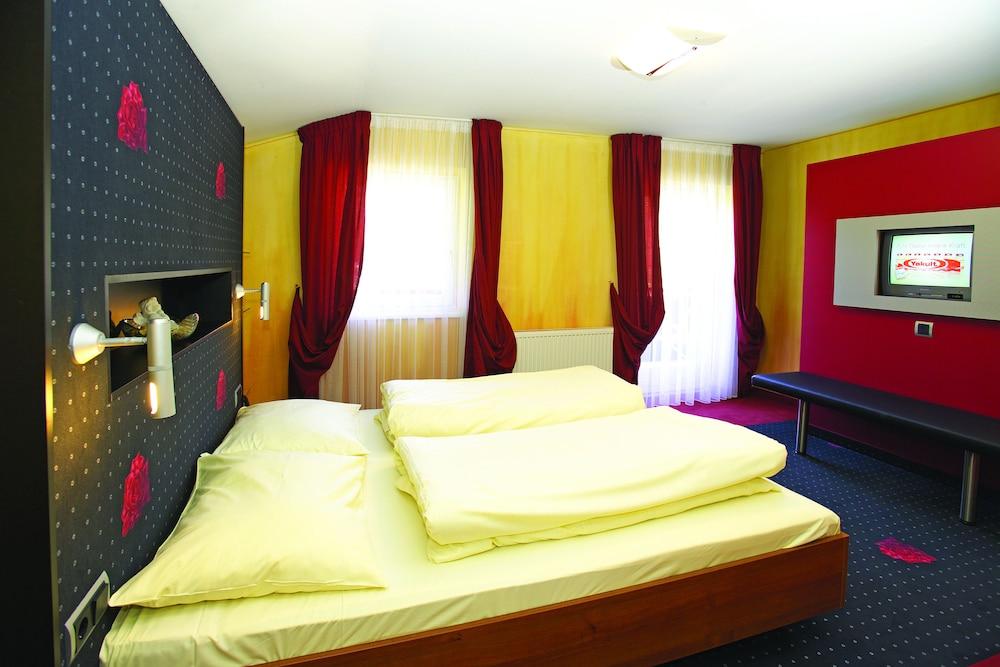 Hotel Vitaloase Zu Den Drei Bruedern Unken Εξωτερικό φωτογραφία